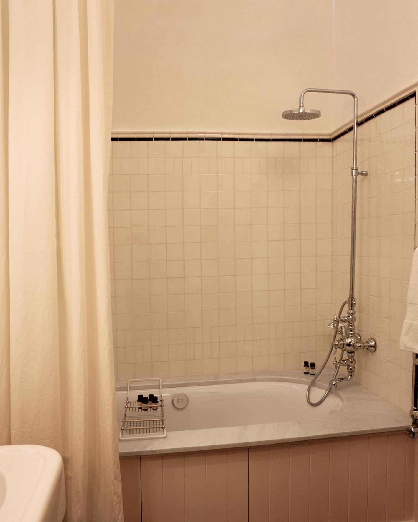 Deluxe Room Voltaire